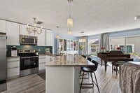 Building Photo - 805 Old Bridge Rd