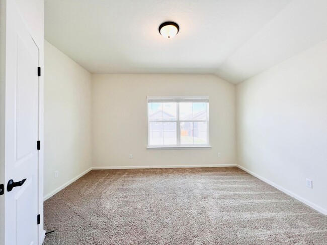 Building Photo - 10218 Lynwood Vlg