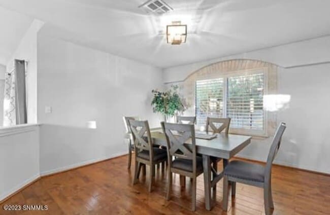 Building Photo - $500 off first months rent, Gorgeous Home ...