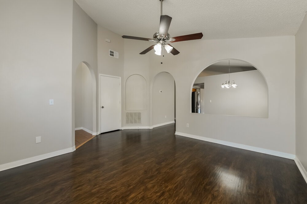 Building Photo - 16444 Coopers Hawk Ave