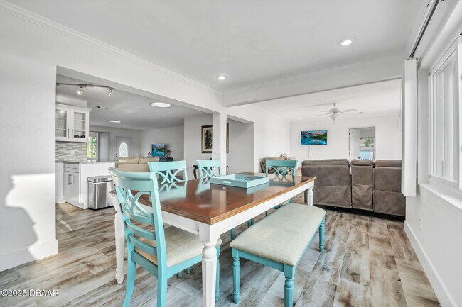 Building Photo - 450 Lambert Ave