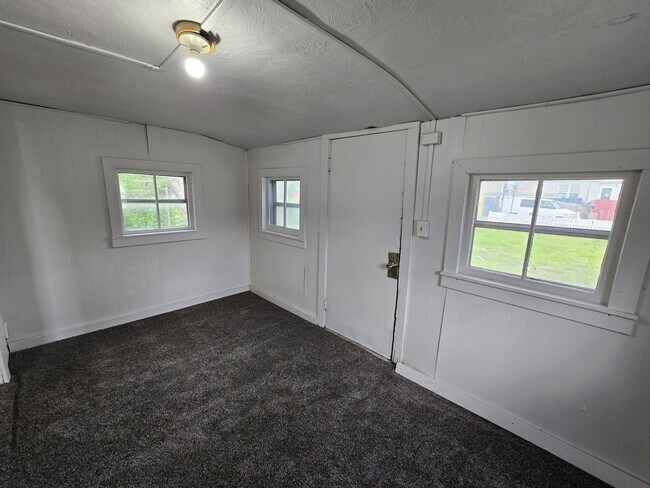 Building Photo - 425 Glenwood St