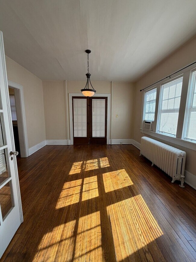 Building Photo - Ferdinand/829