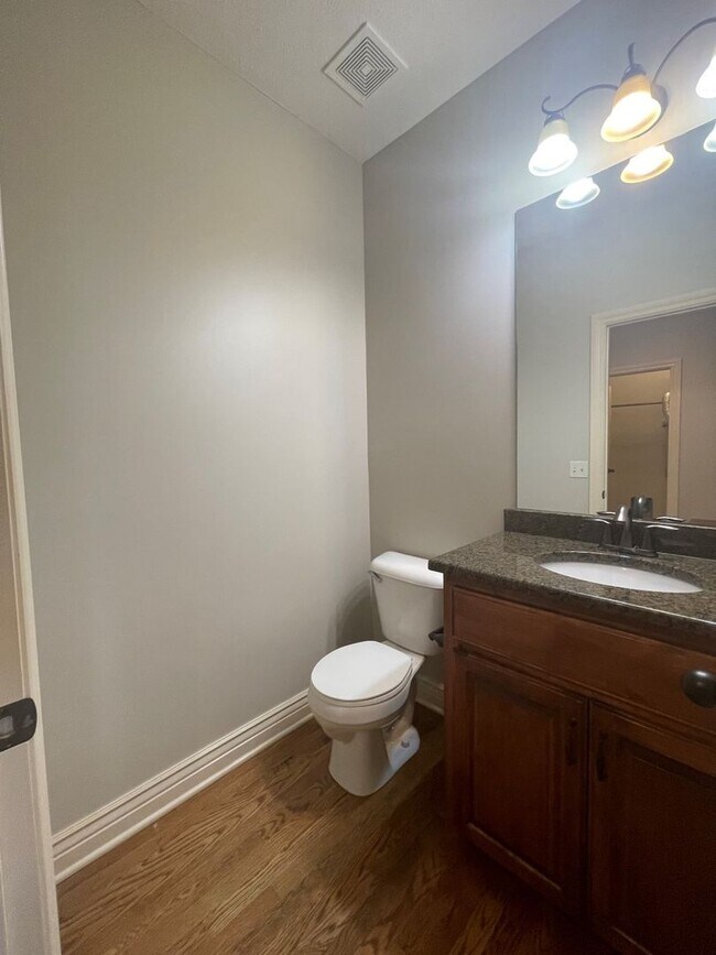 Building Photo - Home For Rent Papillion