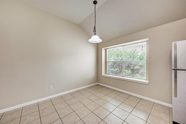 Building Photo - 18613 White Water Cove