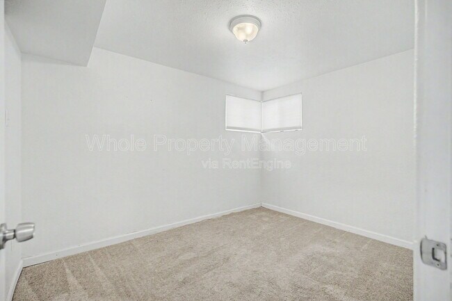 Building Photo - 2705 W Park Pl