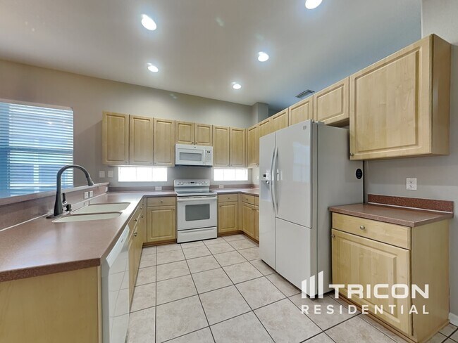 Building Photo - 5547 Braddock Dr