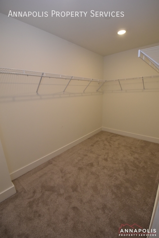 Building Photo - 3601 Edgemont St
