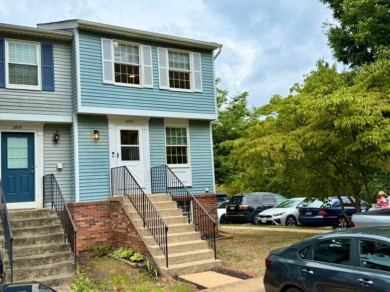 Building Photo - 2853 Middleboro Dr