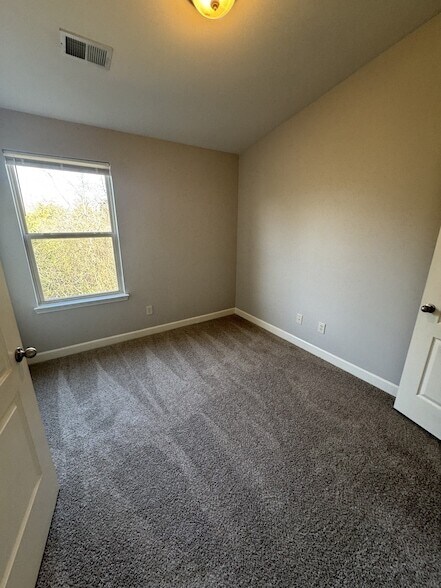 Building Photo - 5408 Perlou Ln