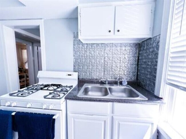 Building Photo - 128 Stonewall St