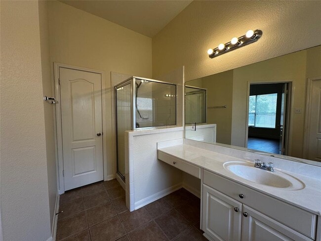 Building Photo - 1429 Scheider Dr