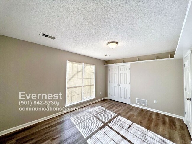 Building Photo - 9880 Seminole Dr