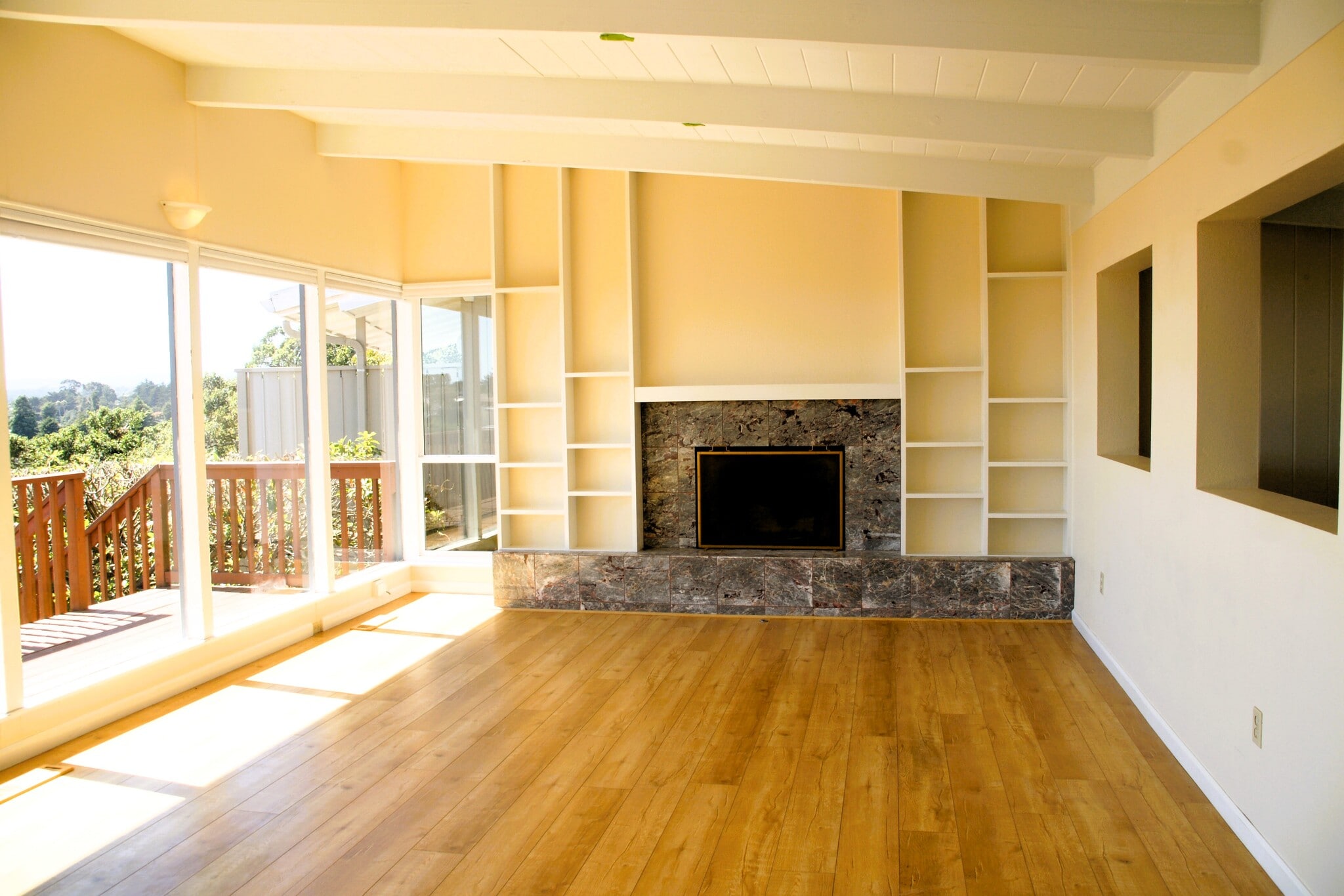 Building Photo - 220 Shoreview Dr