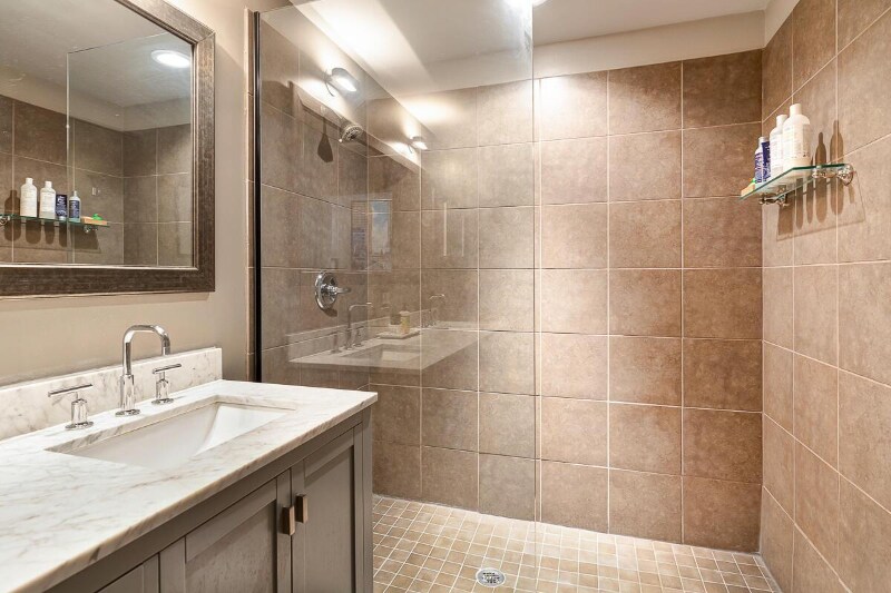 Building Photo - 225 N 4th St