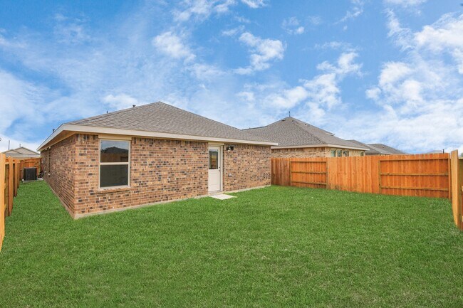 Building Photo - 1615 Windrose Bnd