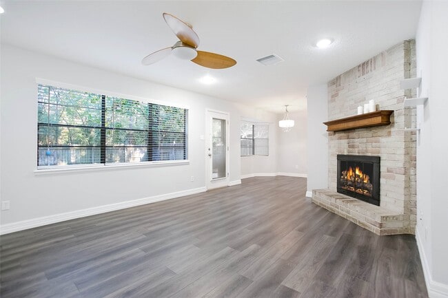 Building Photo - 56 E White Willow Cir