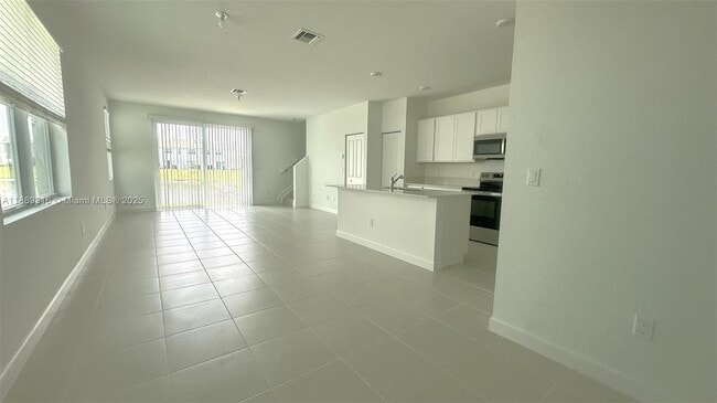 Building Photo - 538 Rivergrass St