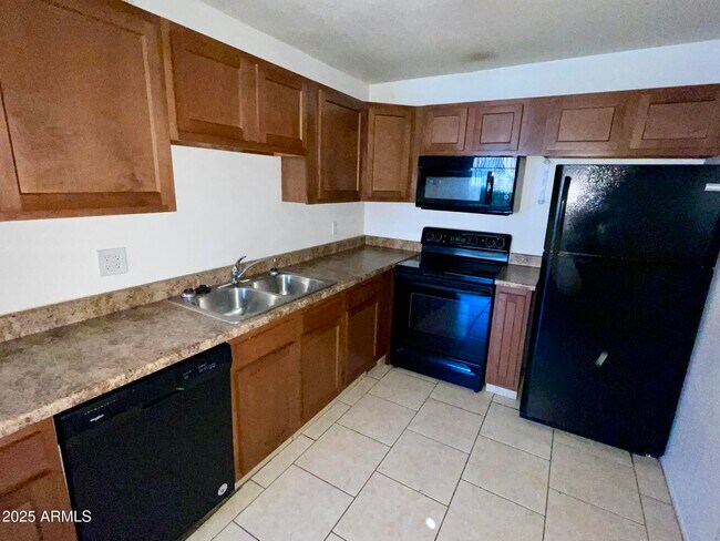 Building Photo - 2417 West Campbell Ave