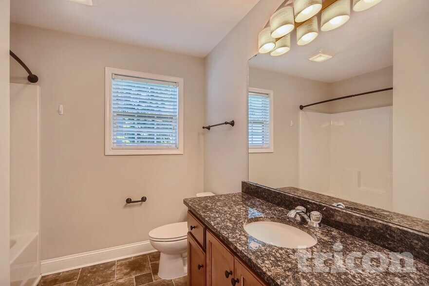 Building Photo - 340 Belvedere Dr NW