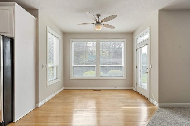 Building Photo - 2284 NW Wheatfield Way