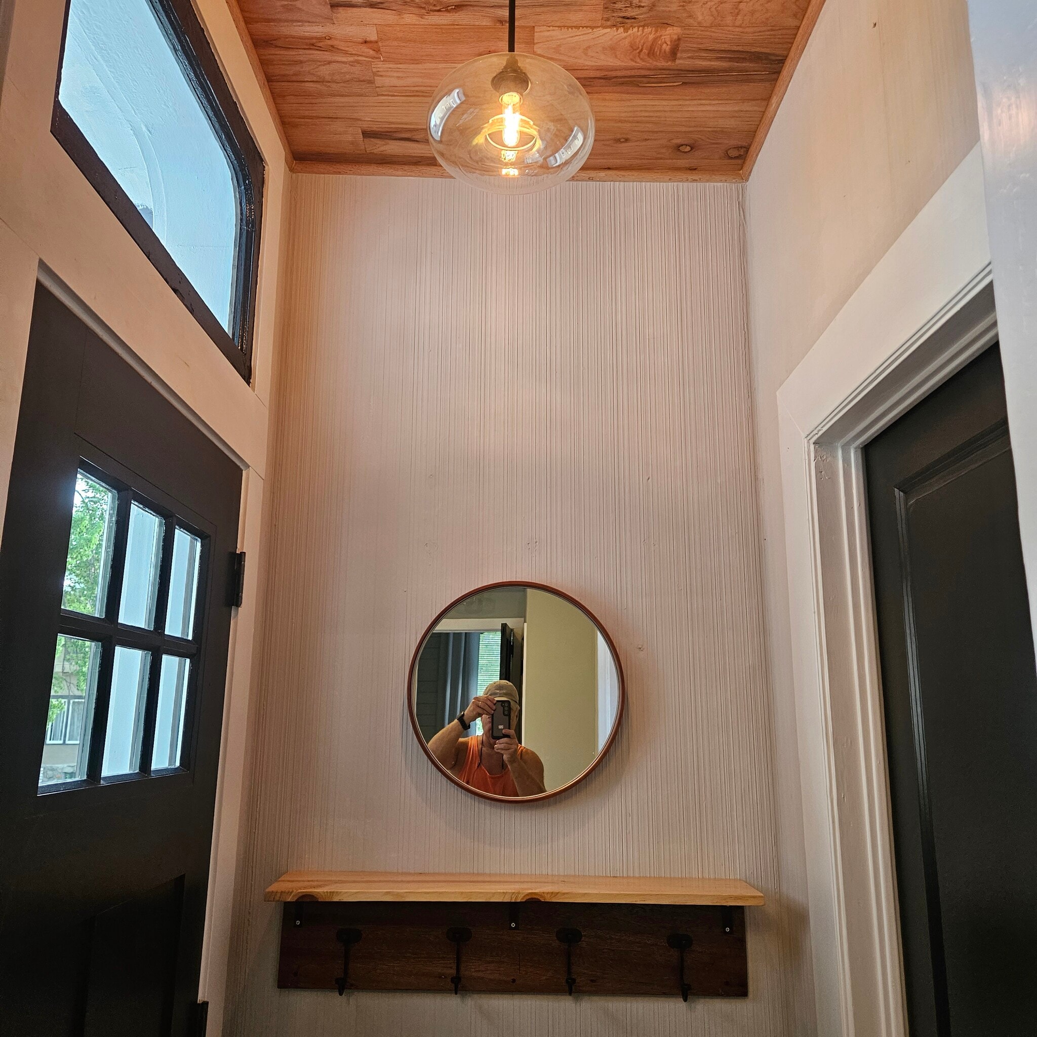 Entryway - 811 Tyler St