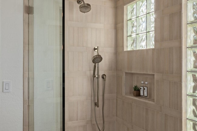 Building Photo - 7152 E Night Glow Cir