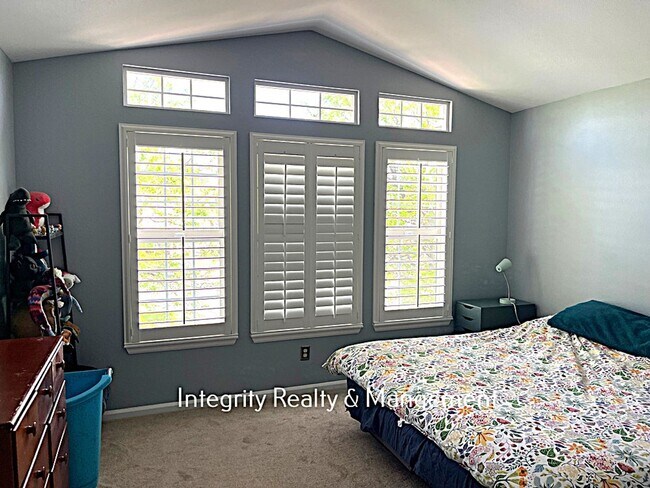 Building Photo - 4 bed 4 bath 1,954 sq ft-19151 E Garden Pl. Centennial Co 80015