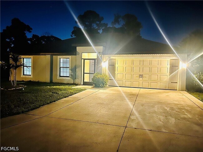 Building Photo - 745 Evening Shade Ln