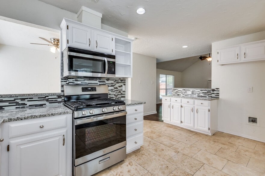 Building Photo - 1108 Bay Shore St