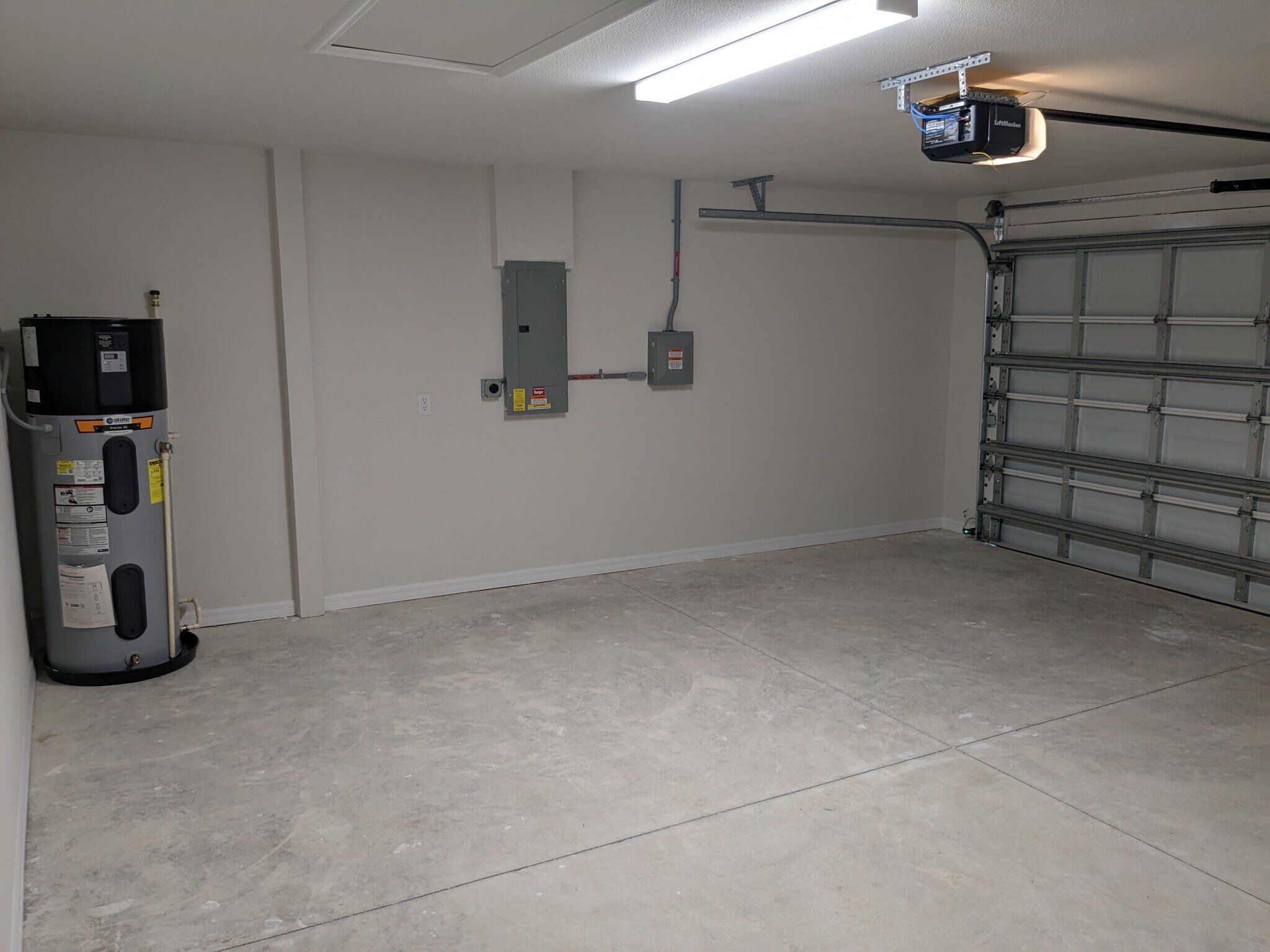 Building Photo - 5900 Cazler Ave