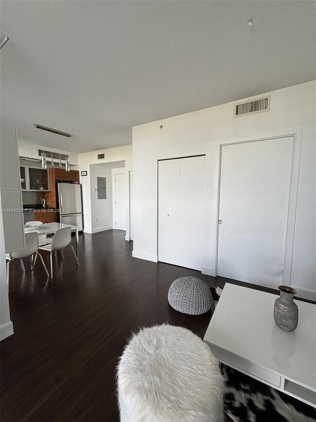 Building Photo - 3451 NE 1st Ave