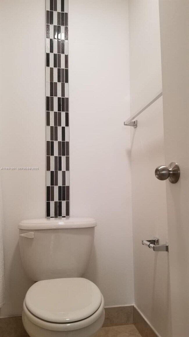 Building Photo - 10121 W Sunrise Blvd