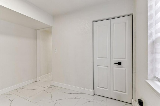 Building Photo - 4290 Neptune Dr SE