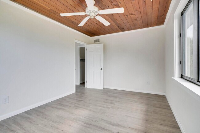 Building Photo - 652 Hernando St