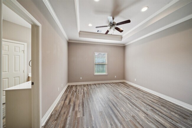 Building Photo - 14103 Overstreet Dr