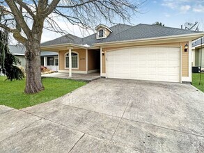 Building Photo - 2179 N Eagle Creek Ln