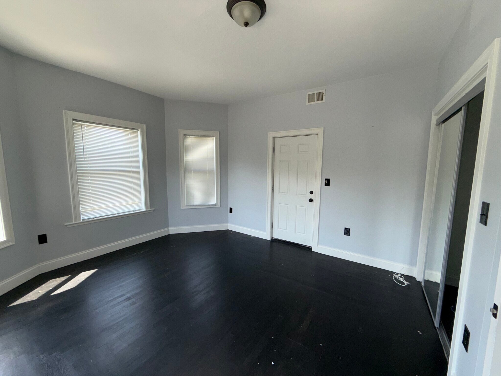 Building Photo - 615 N Montello St