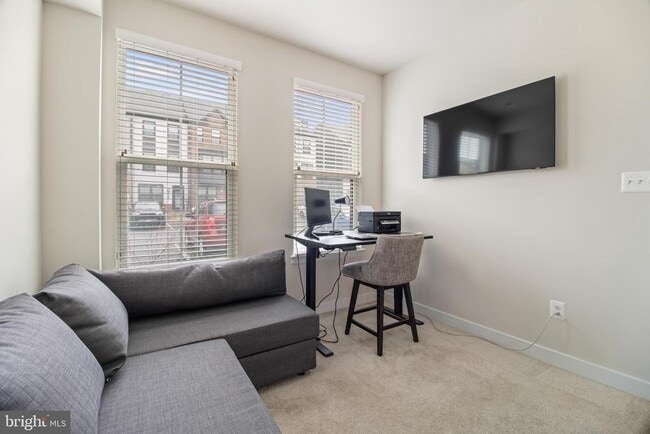 Building Photo - 646 Lakemont Dr