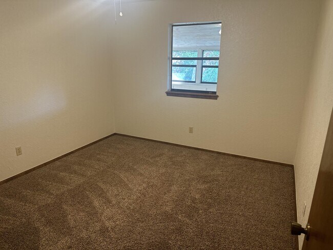 Building Photo - 3612 N Drexel Blvd