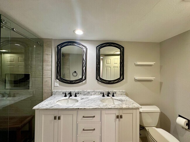 Building Photo - Beautiful 4-Bedroom Home with Stunning Views in Lake Wildwood, Penn Valley