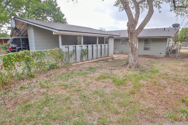 Building Photo - 117 Brettonwood Dr