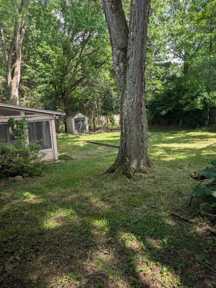 Building Photo - 557 Murray Hill Dr