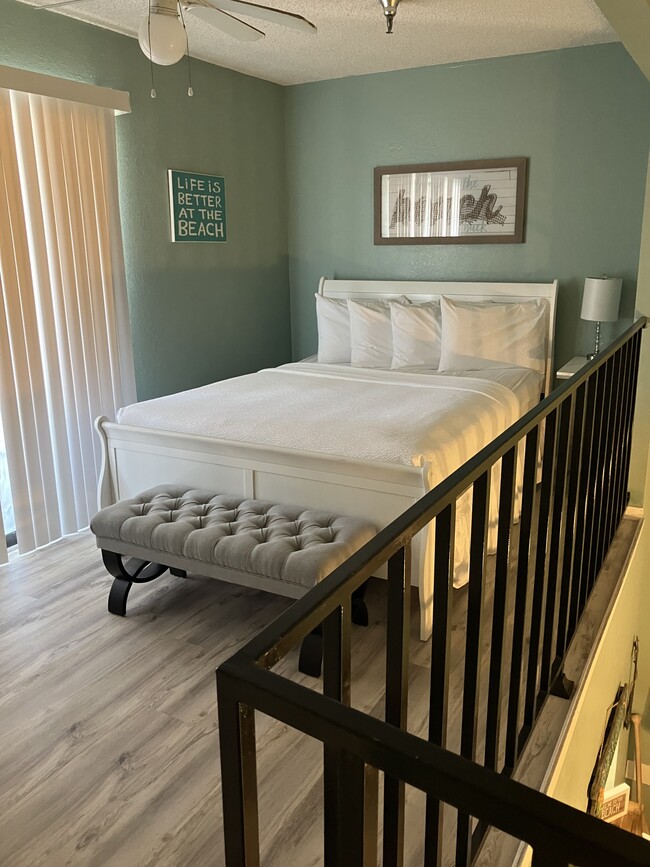 Building Photo - 14825 Windward Dr