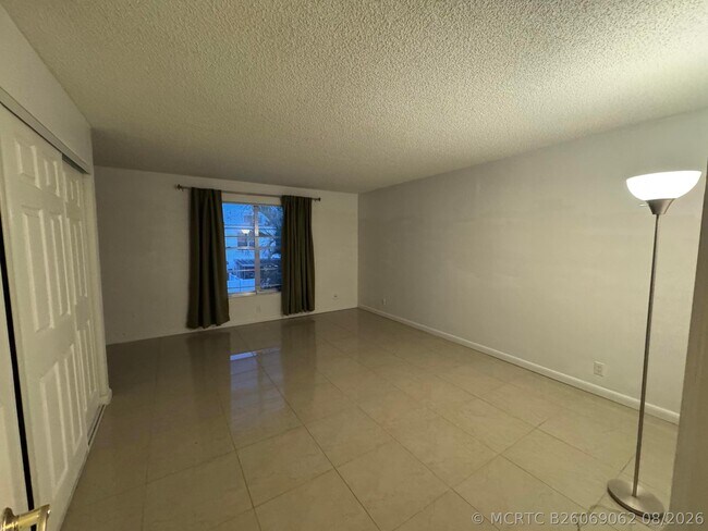 Building Photo - 3904 SW 67th Way