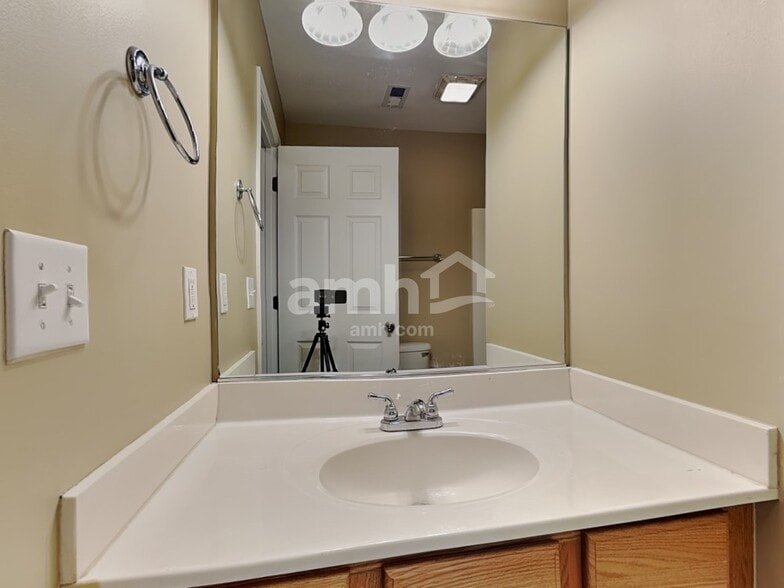 Building Photo - 6818 Audrianna Ln