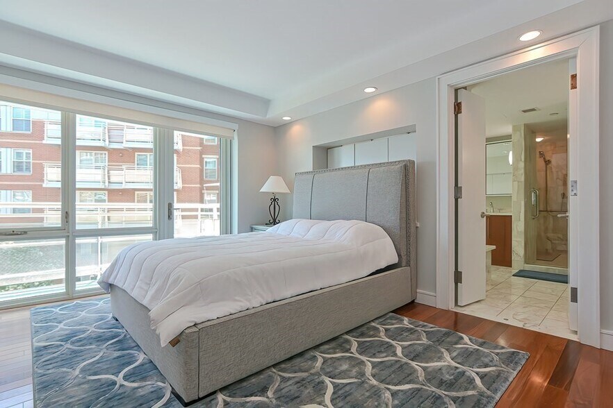 Building Photo - 3 Battery Wharf