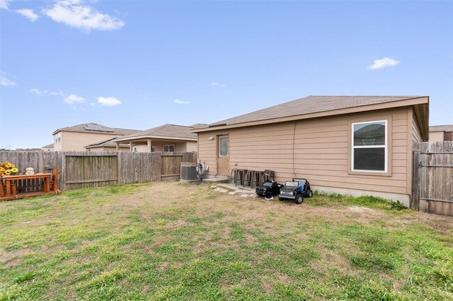 Building Photo - 360 Farmer Ln