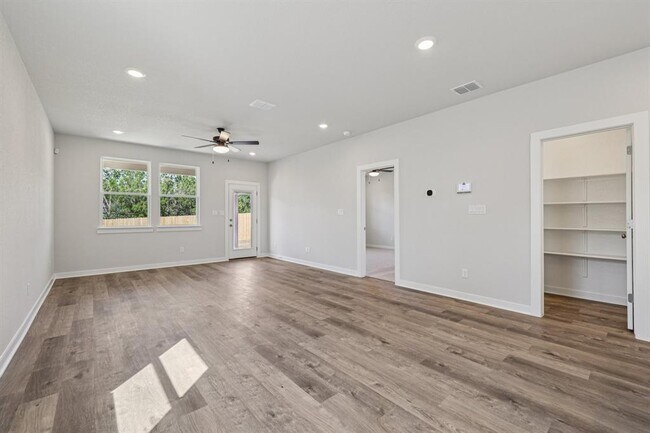 Building Photo - 1216 Lavender Wy