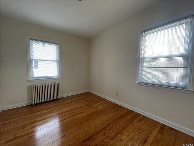 Building Photo - 8 Crestfield Pl